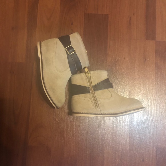 JANIE AND JACK SUEDE BOOTIE - Picture 8 of 8